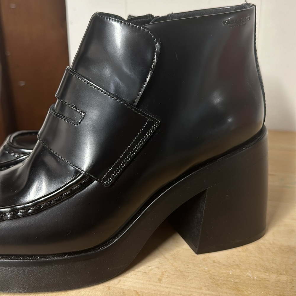 Vagabond Black Ankle Boots - Picture 14 of 15